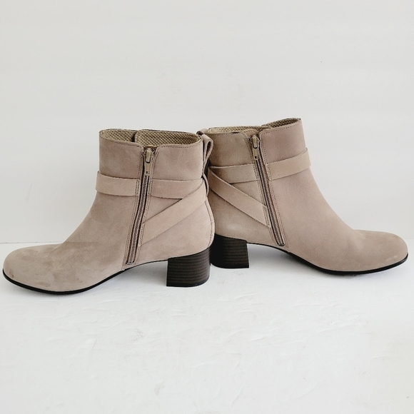 NEW ECCO Womens Dress Classic Gray Taupe Ankle Bootie Size 8-8.5 - Picture 2 of 8